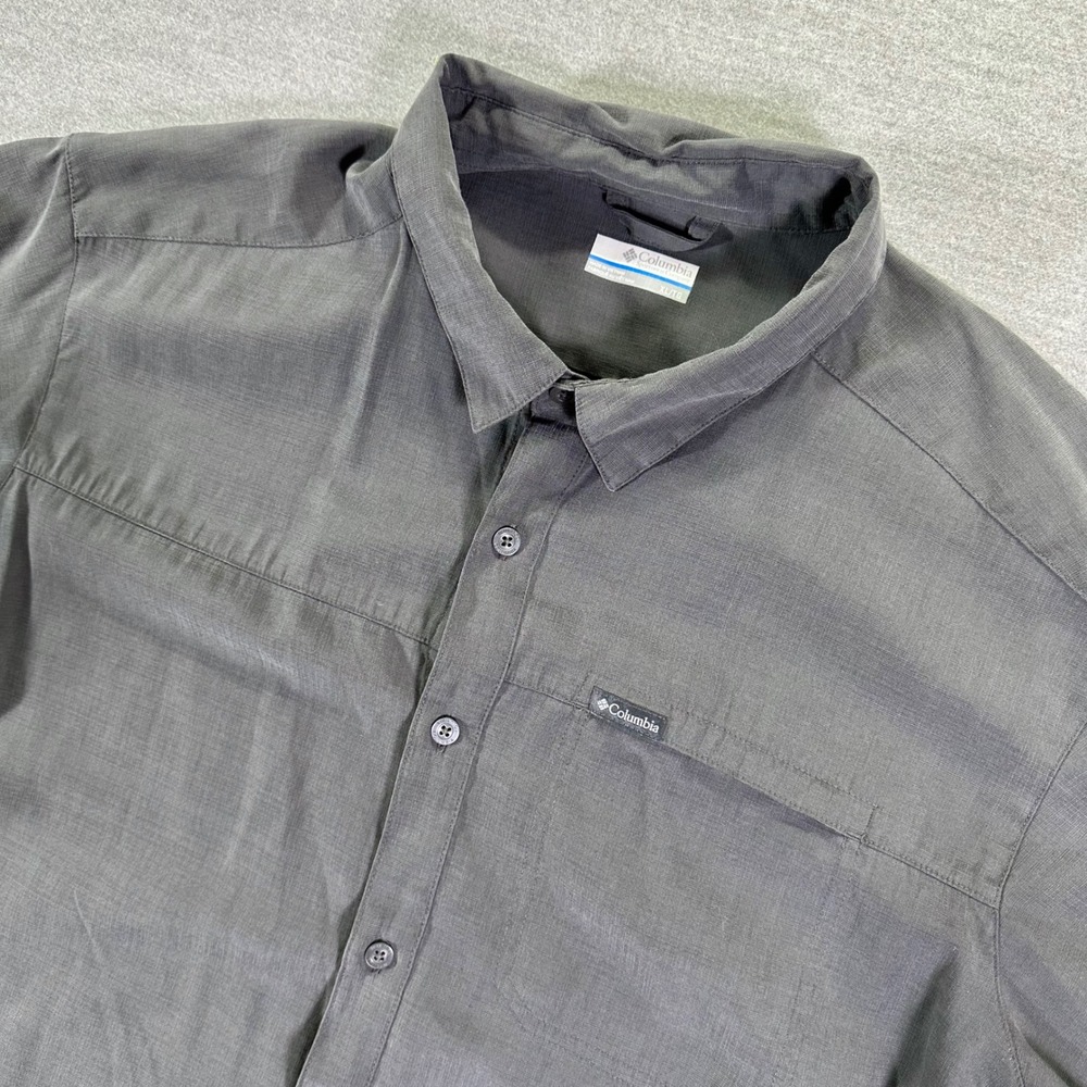 Columbia Button Up Shirt Men's‎ Size XL TG Gray Short Sleeve Relaxed Fit Outdoor